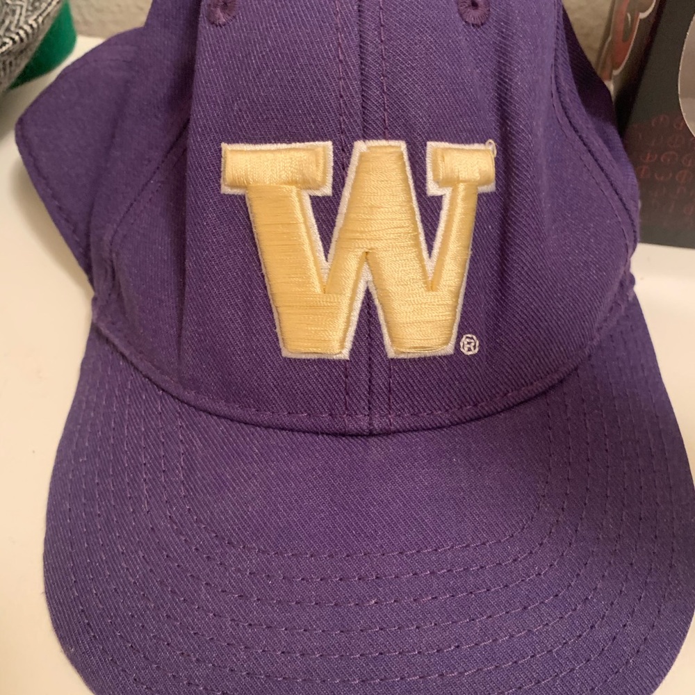 2 Hats Huskies